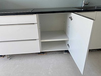 Keuken met apparatuur - afbeelding 18 van  29