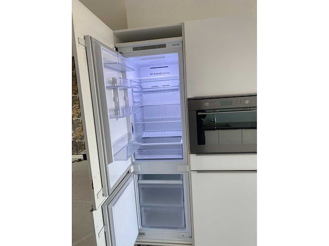 Keuken met apparatuur - afbeelding 12 van  29