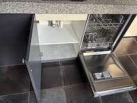 Keuken met apparatuur - afbeelding 13 van  21