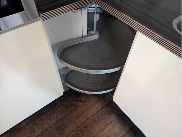Keuken met apparatuur - afbeelding 18 van  32