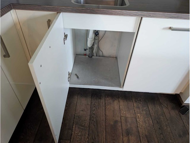 Keuken met apparatuur - afbeelding 20 van  32