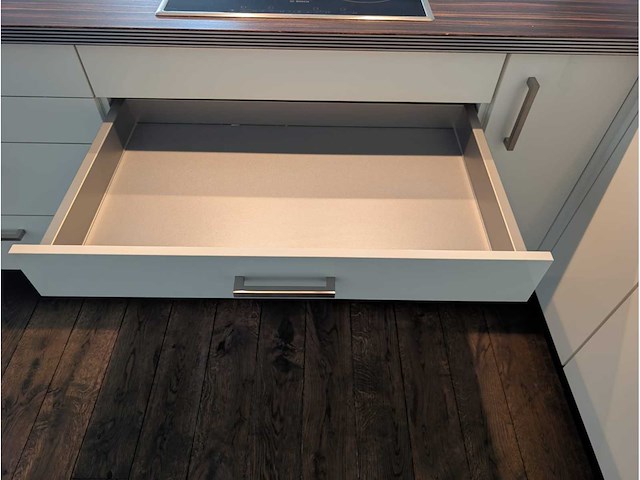 Keuken met apparatuur - afbeelding 30 van  32