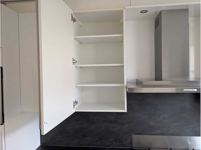 Keuken met apparatuur - afbeelding 4 van  35