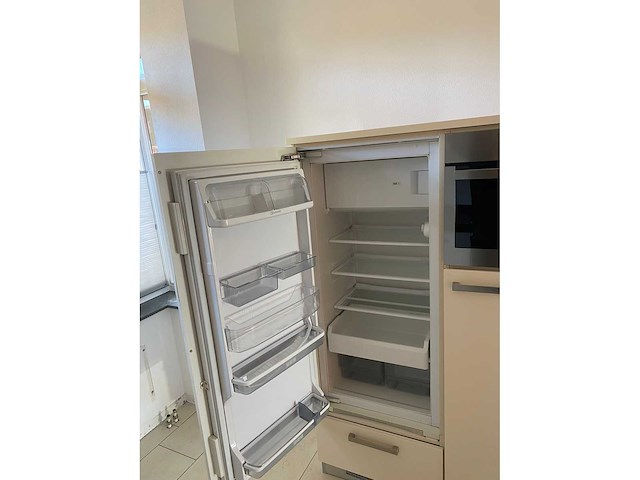 Keuken met apparatuur - afbeelding 9 van  25