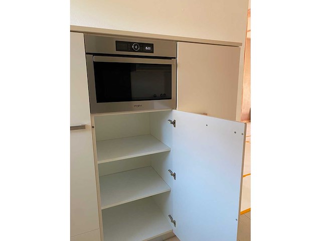 Keuken met apparatuur - afbeelding 15 van  25