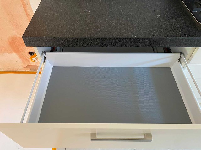 Keuken met apparatuur - afbeelding 21 van  25