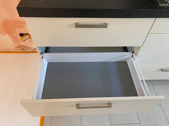 Keuken met apparatuur - afbeelding 22 van  25
