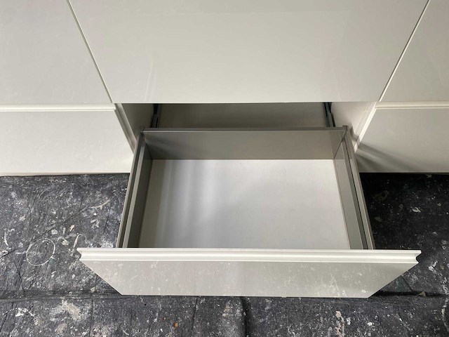 Keuken met apparatuur - afbeelding 3 van  37