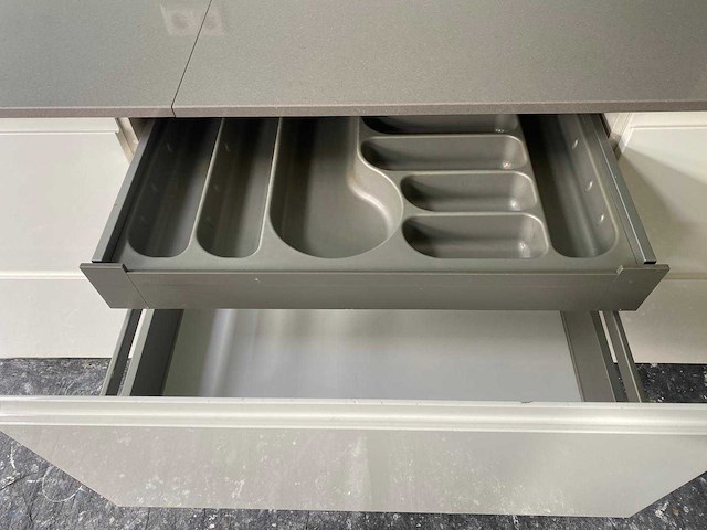 Keuken met apparatuur - afbeelding 7 van  37