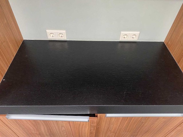 Keuken met apparatuur - afbeelding 2 van  33