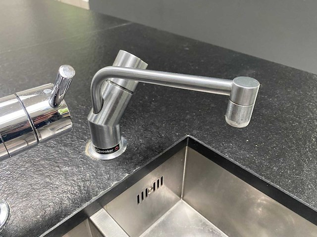 Keuken met apparatuur - afbeelding 18 van  33