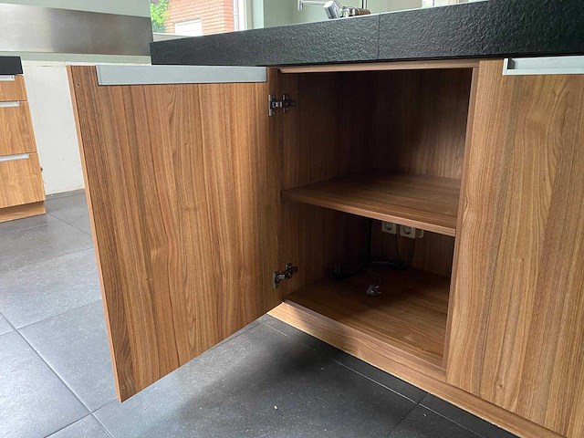 Keuken met apparatuur - afbeelding 19 van  33