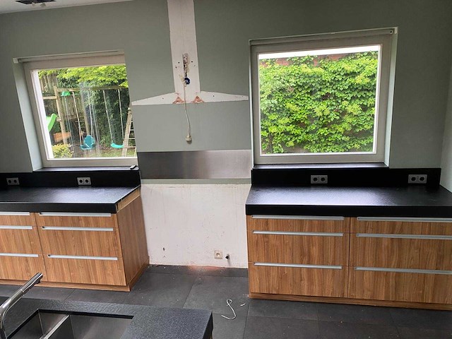 Keuken met apparatuur - afbeelding 26 van  33