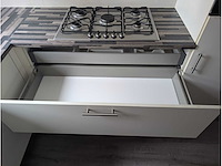 Keuken met apparatuur - afbeelding 13 van  21