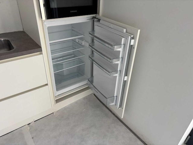 Keuken met apparatuur - afbeelding 3 van  20