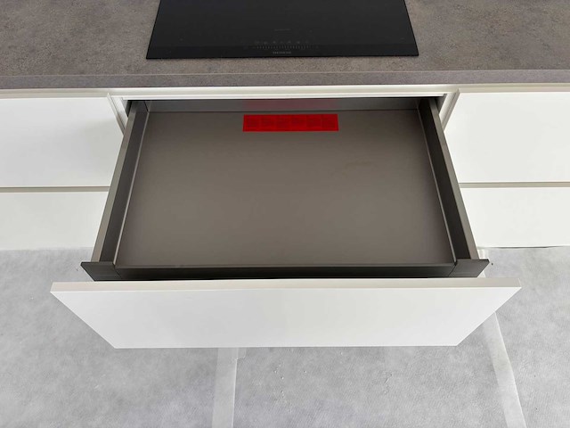 Keuken met apparatuur - afbeelding 10 van  20