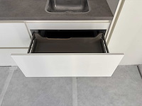 Keuken met apparatuur - afbeelding 17 van  20