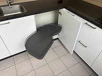 Keuken met apparatuur - afbeelding 7 van  29