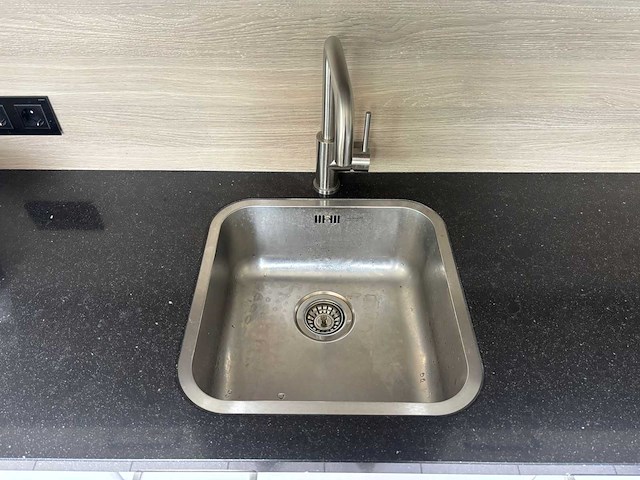 Keuken met apparatuur - afbeelding 8 van  29