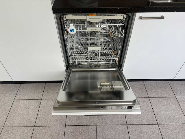 Keuken met apparatuur - afbeelding 13 van  29