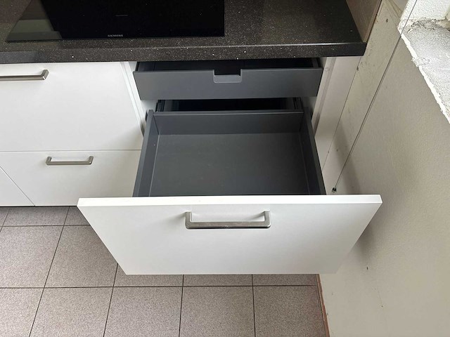 Keuken met apparatuur - afbeelding 18 van  29