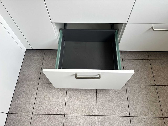 Keuken met apparatuur - afbeelding 19 van  29