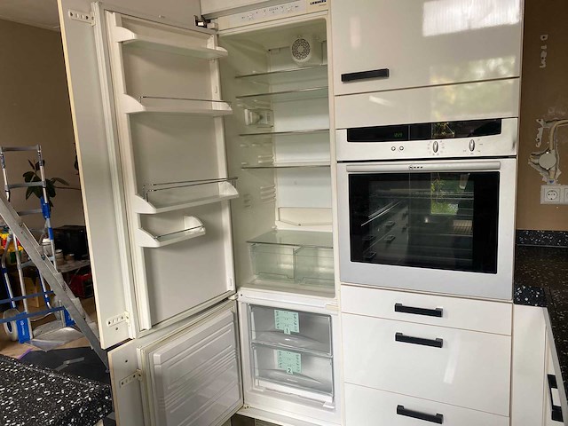 Keuken met apparatuur - afbeelding 11 van  35