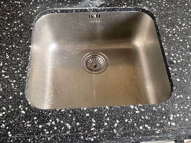 Keuken met apparatuur - afbeelding 24 van  35