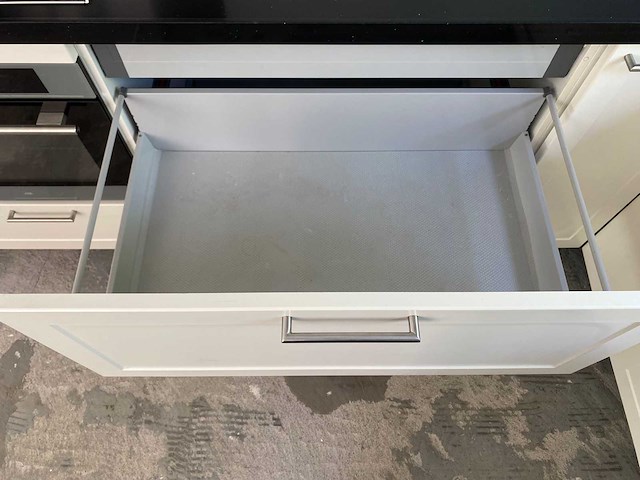 Keuken met apparatuur - afbeelding 5 van  23