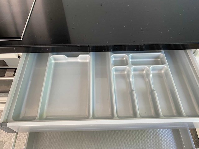 Keuken met apparatuur - afbeelding 9 van  23