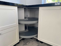 Keuken met apparatuur - afbeelding 10 van  23