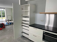 Keuken met apparatuur - afbeelding 12 van  23