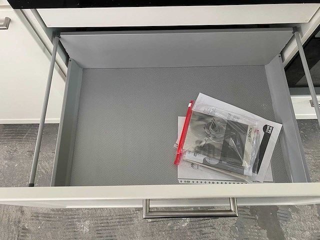 Keuken met apparatuur - afbeelding 17 van  23