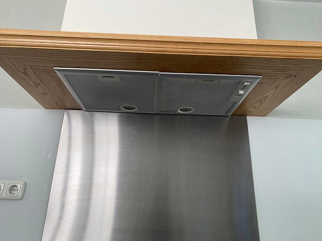 Keuken met apparatuur - afbeelding 18 van  23
