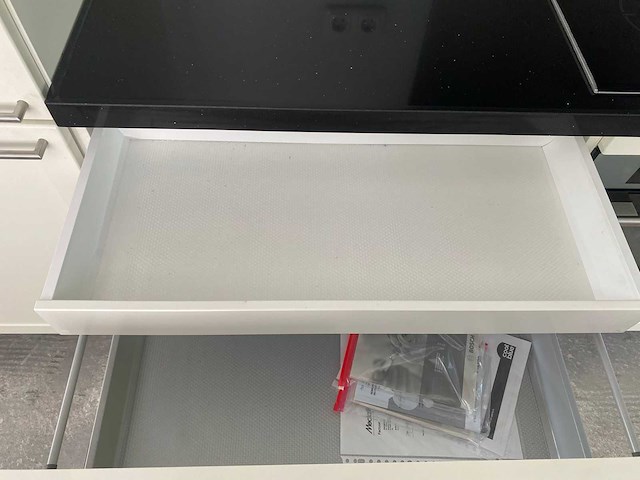 Keuken met apparatuur - afbeelding 19 van  23
