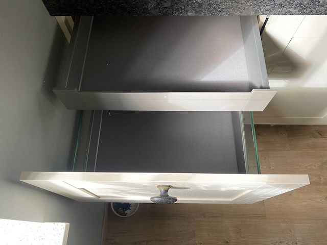 Keuken met apparatuur - afbeelding 8 van  34