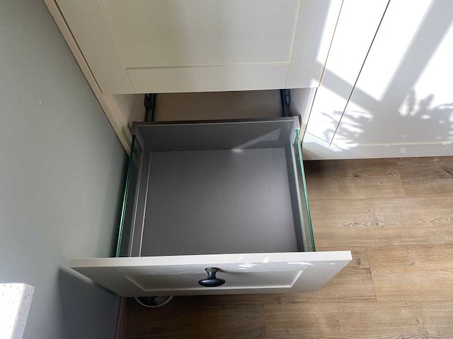 Keuken met apparatuur - afbeelding 9 van  34