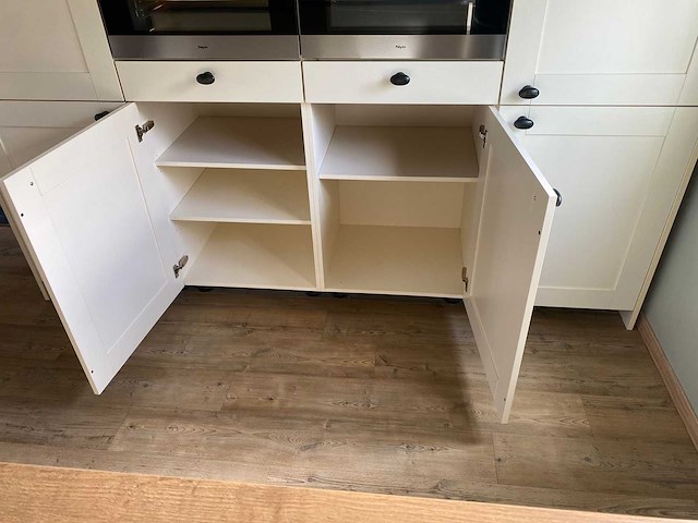 Keuken met apparatuur - afbeelding 26 van  34