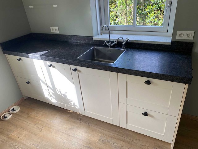 Keuken met apparatuur - afbeelding 34 van  34
