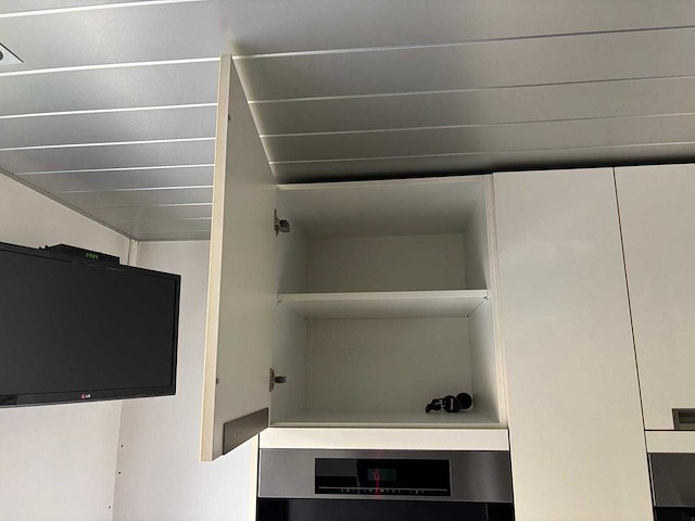 Keuken met apparatuur - afbeelding 2 van  29