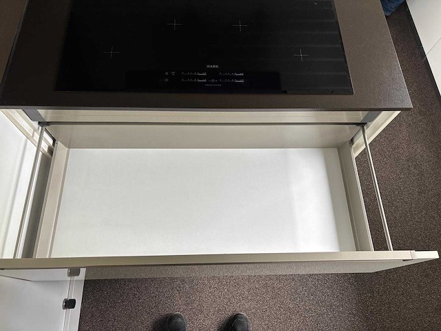 Keuken met apparatuur - afbeelding 18 van  29