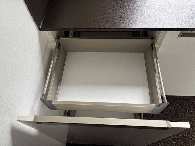 Keuken met apparatuur - afbeelding 22 van  29
