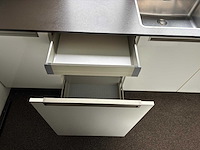 Keuken met apparatuur - afbeelding 25 van  29
