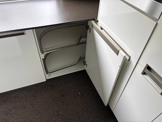 Keuken met apparatuur - afbeelding 28 van  29