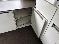 Keuken met apparatuur - afbeelding 28 van  29