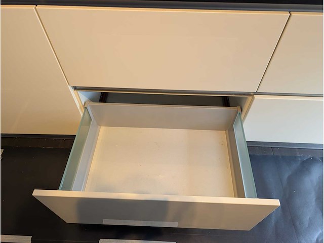 Keuken met apparatuur - afbeelding 7 van  28