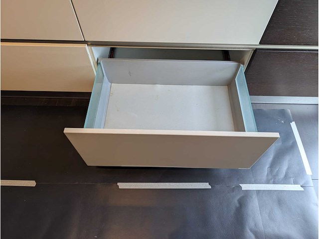 Keuken met apparatuur - afbeelding 16 van  28