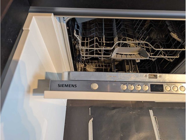 Keuken met apparatuur - afbeelding 26 van  28
