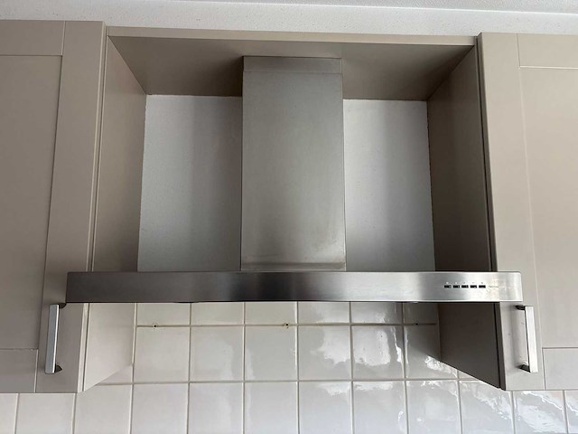 Keuken met apparatuur - afbeelding 4 van  27
