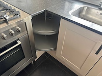 Keuken met apparatuur - afbeelding 11 van  27